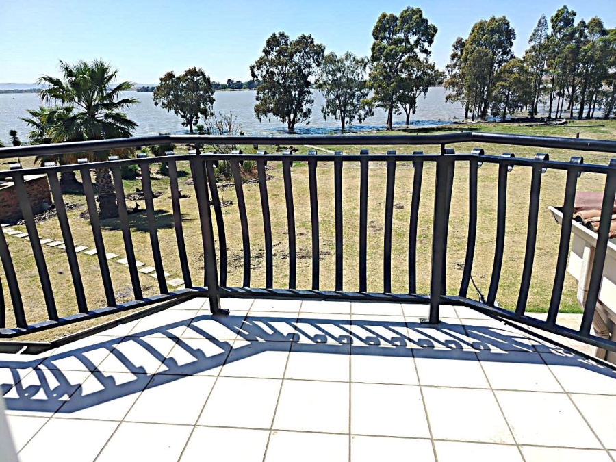 6 Bedroom Property for Sale in Vaal Dam Free State